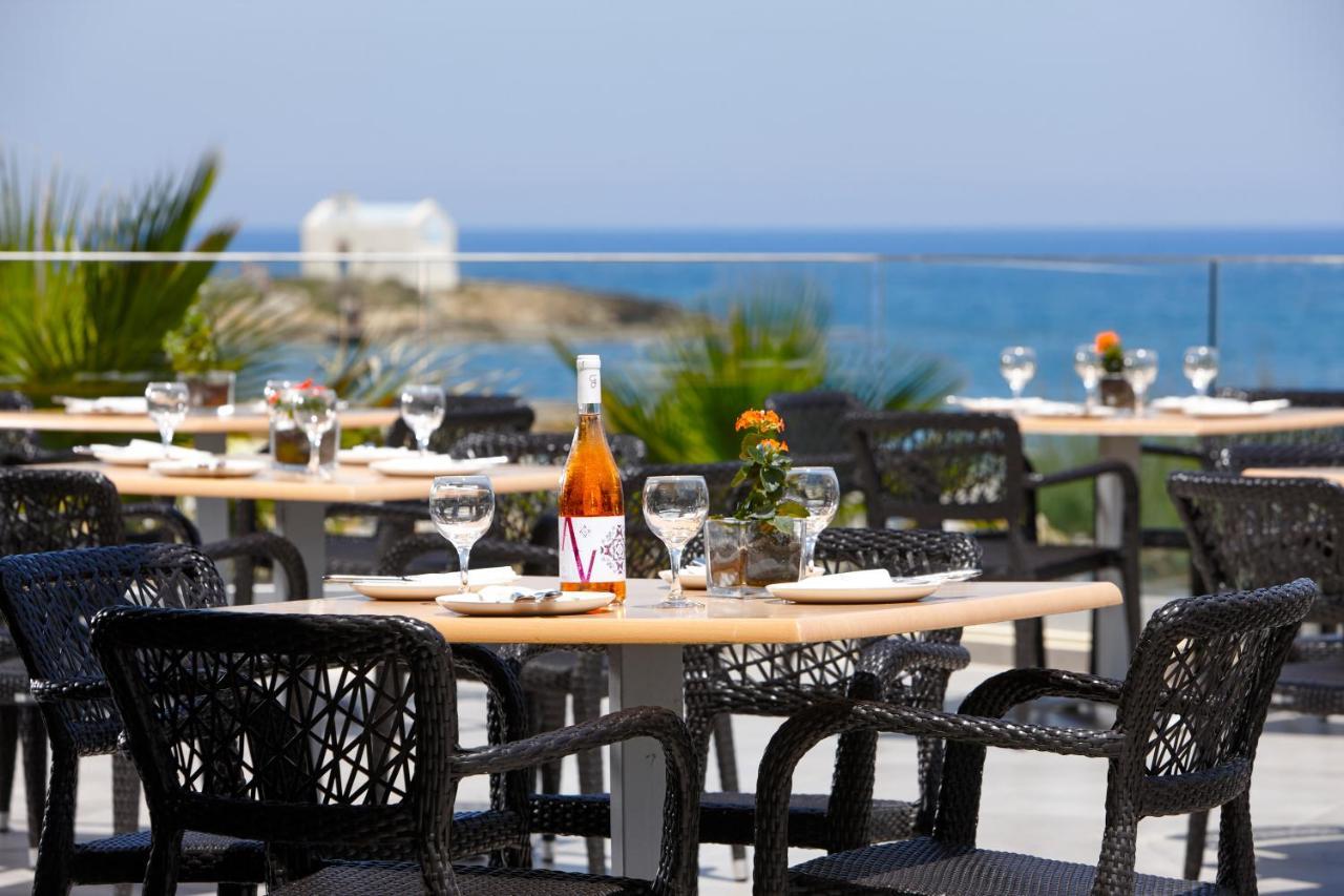 Sirens Beach & Village Малиа Екстериор снимка