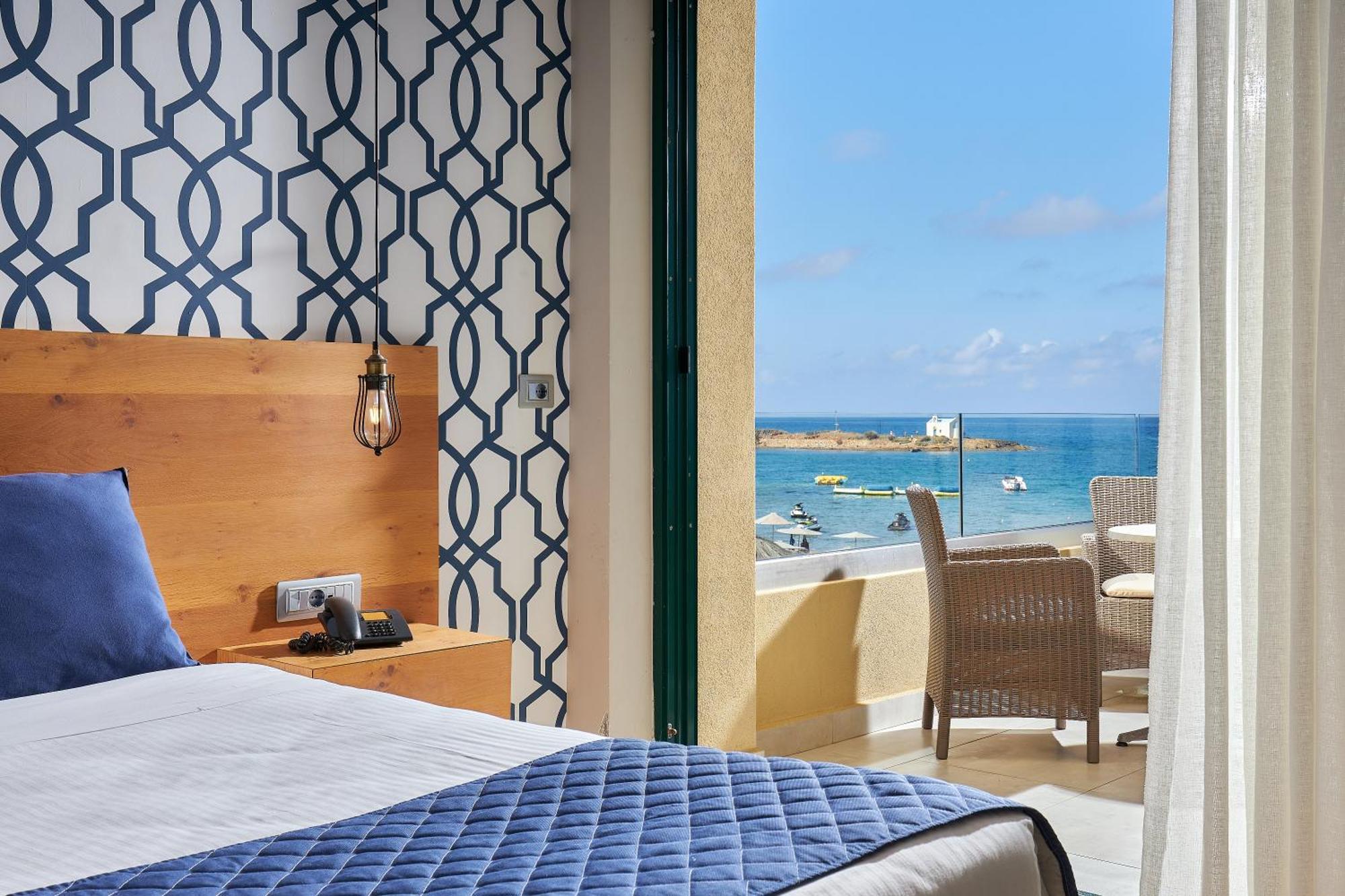 Sirens Beach & Village Малиа Екстериор снимка
