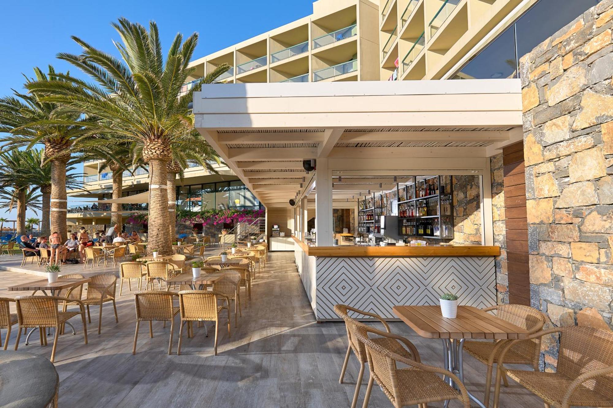 Sirens Beach & Village Малиа Екстериор снимка