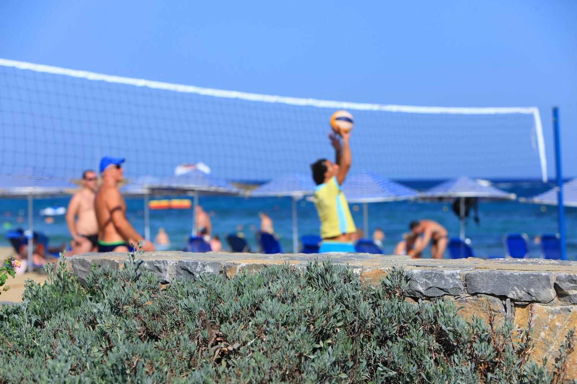 Sirens Beach & Village Малиа Екстериор снимка
